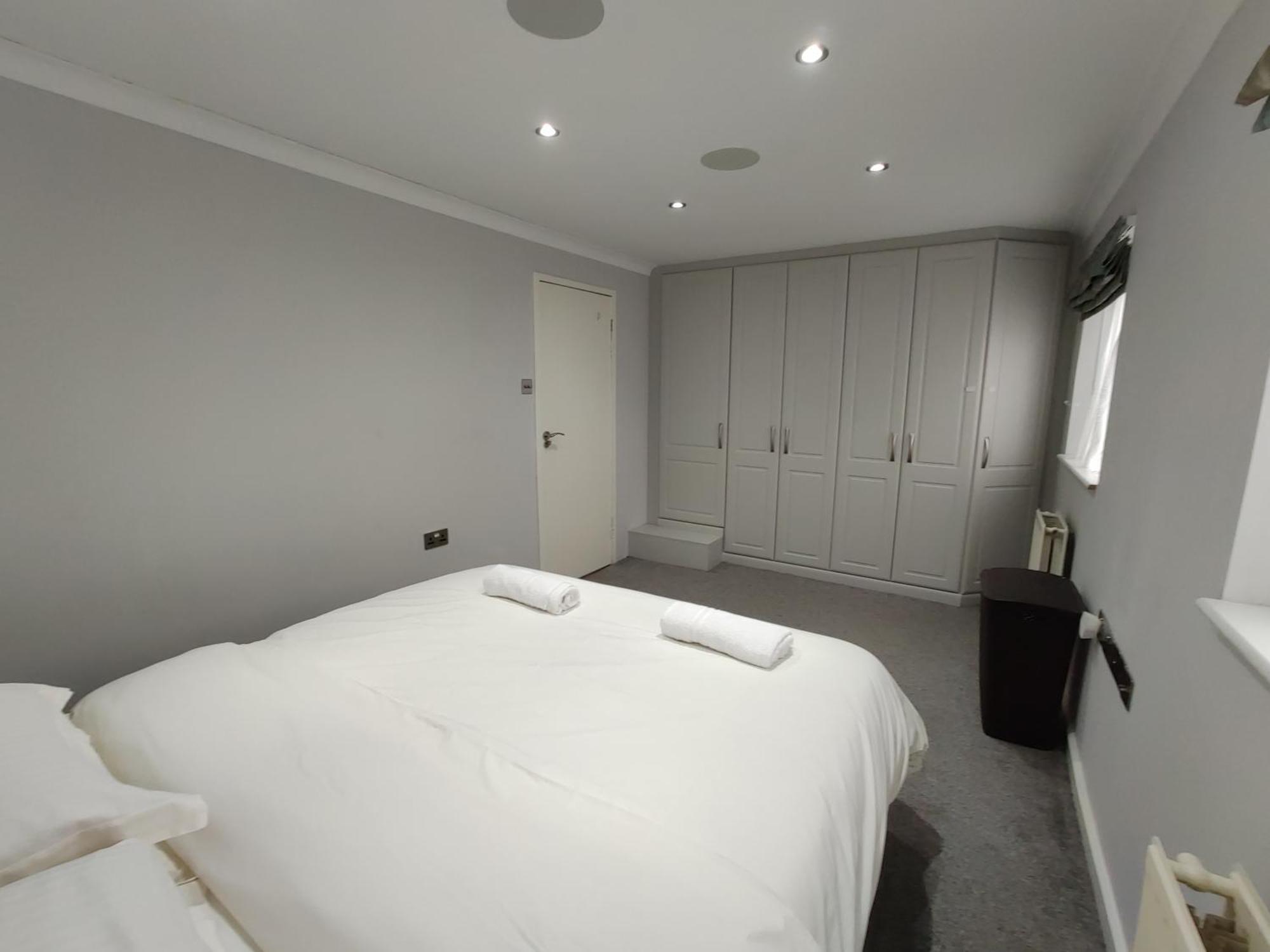 Elegant 3-Bedroom Home, Sleeps Up To 5 Guest. South Ockendon Extérieur photo