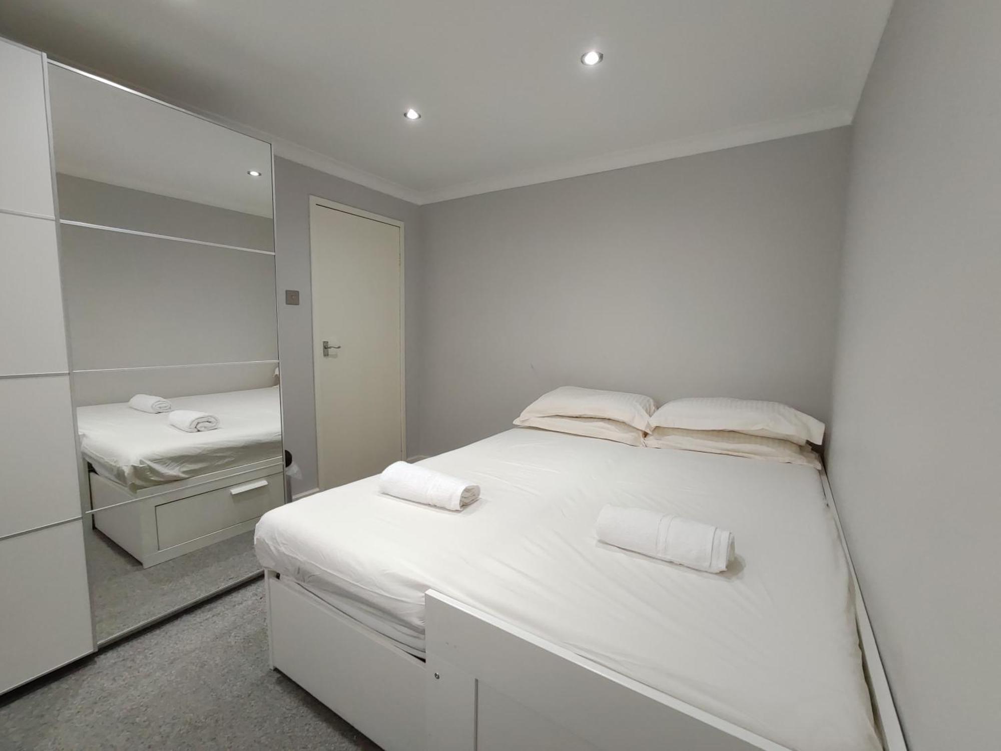 Elegant 3-Bedroom Home, Sleeps Up To 5 Guest. South Ockendon Extérieur photo